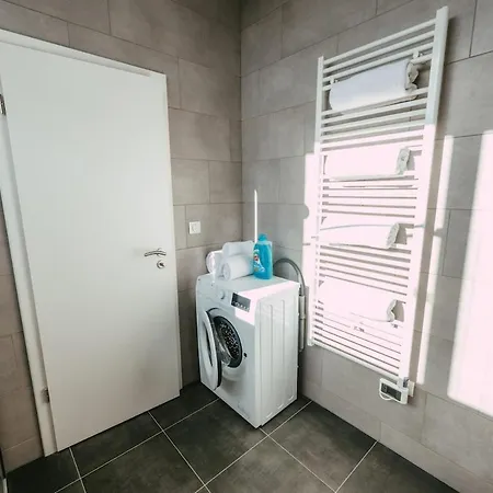 Moderne Et Equipe Confort アパート