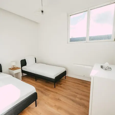 Moderne Et Equipe Confort アパート